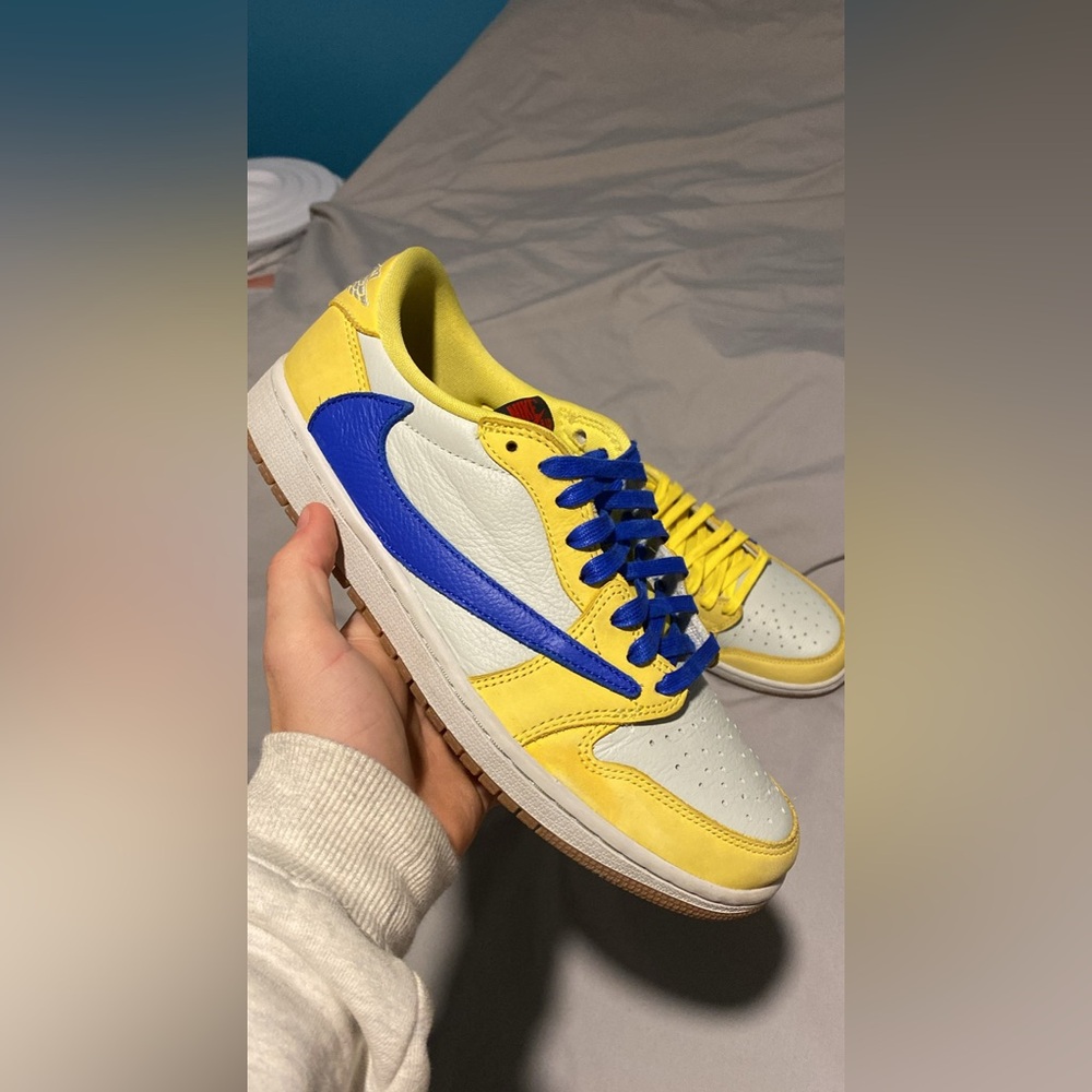 Air jordan 1 Travis Scott yellow canary porter 4 5 fois en très bonne condition